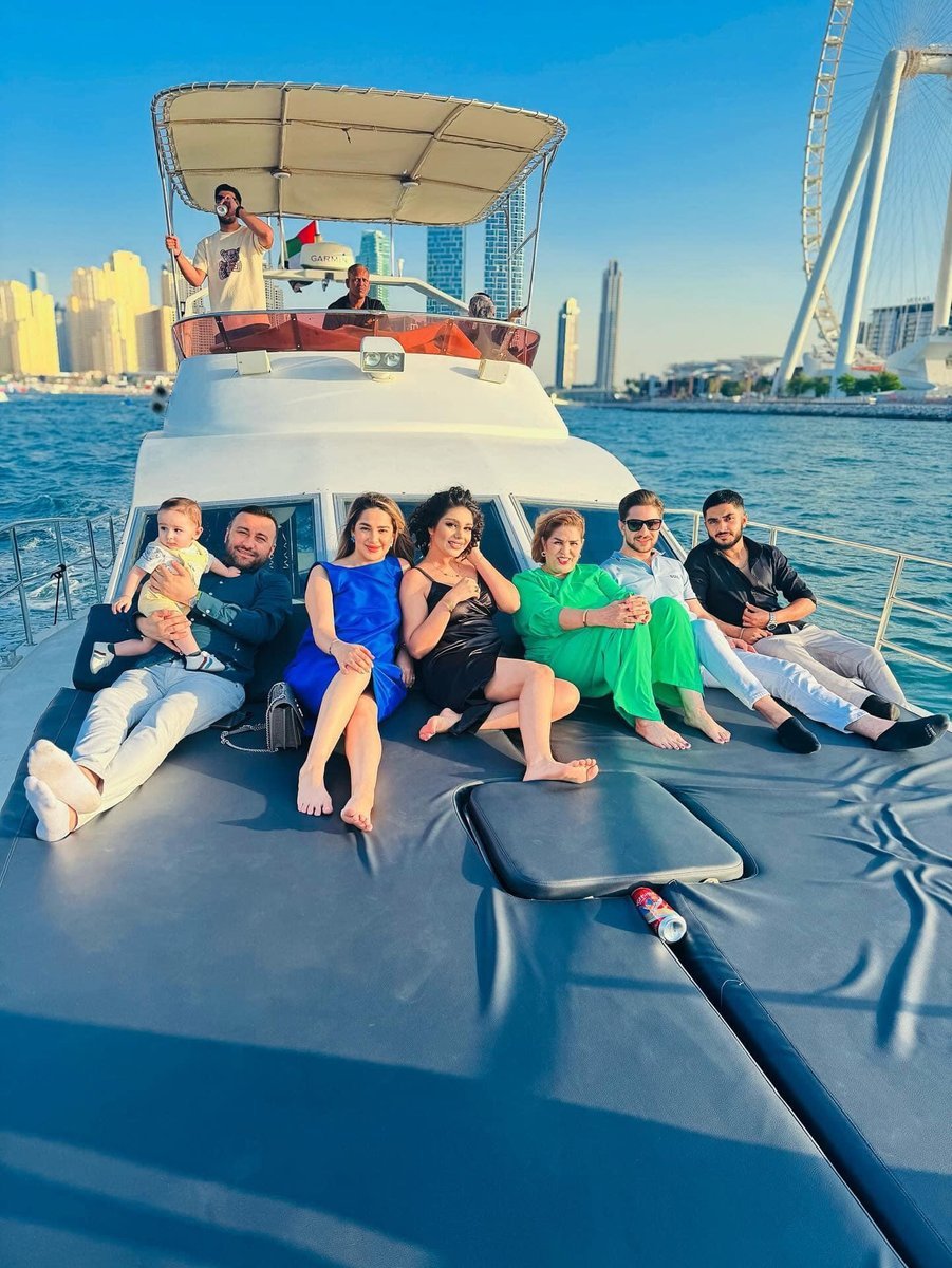 Panoramic Flybridge Deck Experience
