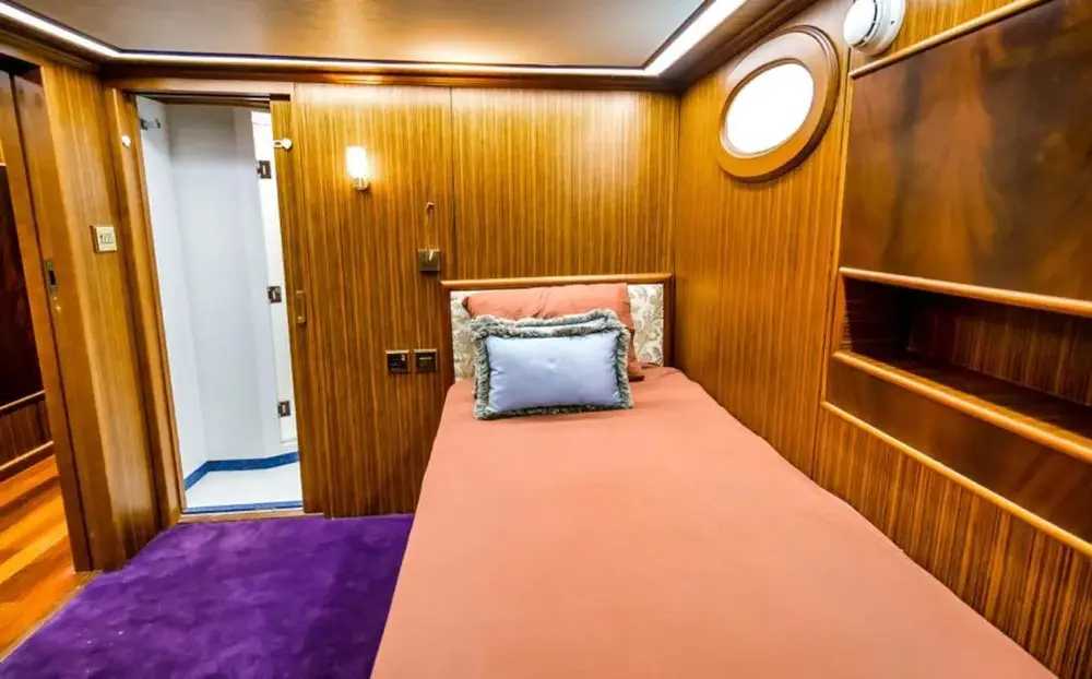 125FT LUXURY YACHT