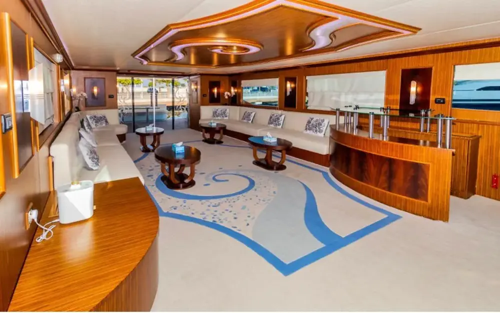 125FT LUXURY YACHT