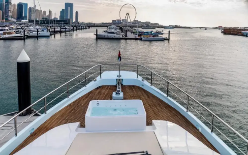125FT LUXURY YACHT