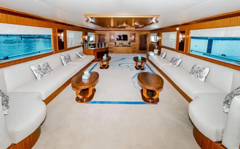 125FT LUXURY YACHT
