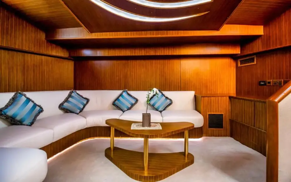 125FT LUXURY YACHT
