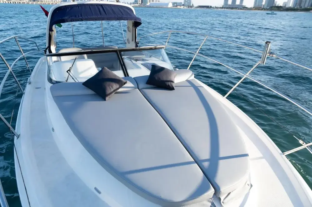 SMALL BOAT 38FT