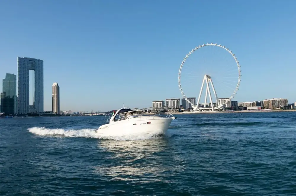 SMALL BOAT 38FT