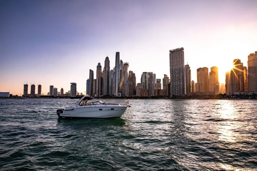 SMALL BOAT 38FT
