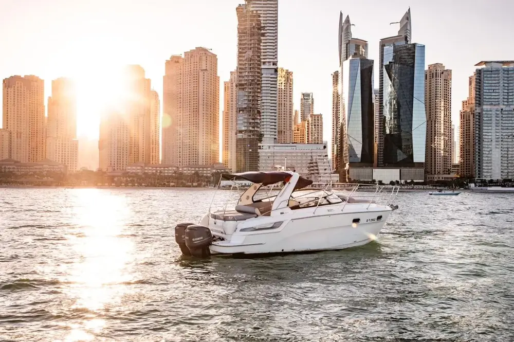 SMALL BOAT 38FT