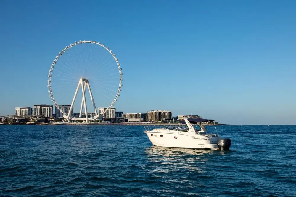 SMALL BOAT 38FT