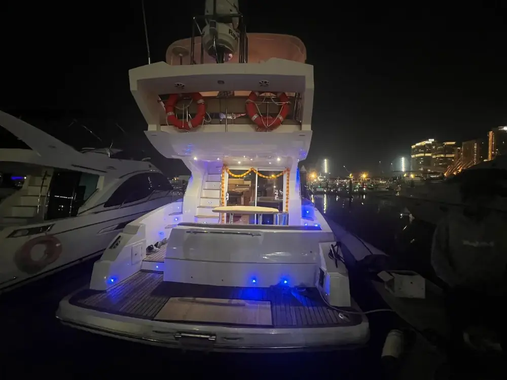 MEJESTY 44FT LUXURY YACHT