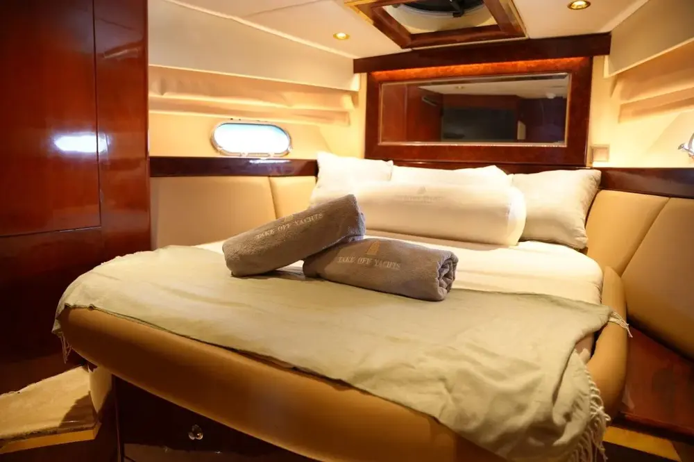 MEJESTY 50FT LUXURY YACHT