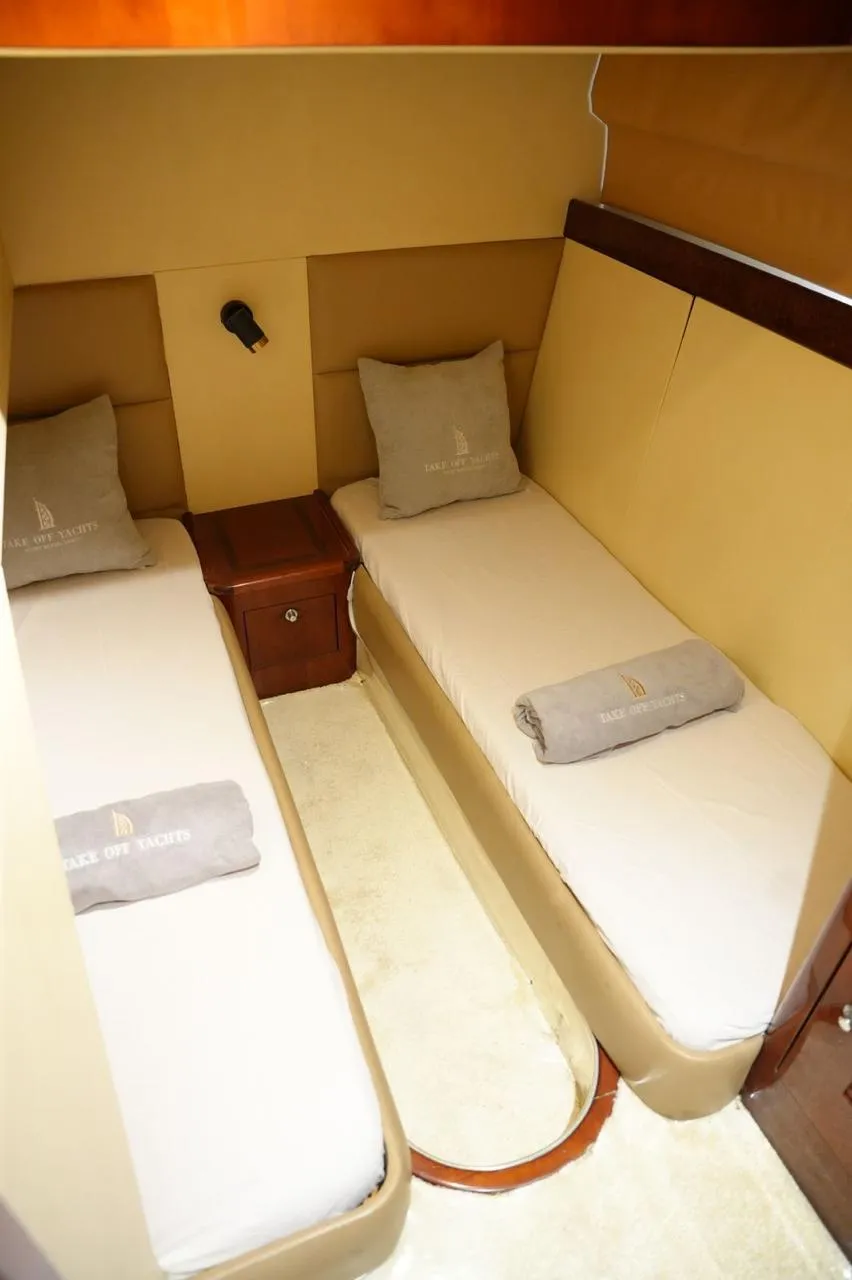 MEJESTY 50FT LUXURY YACHT