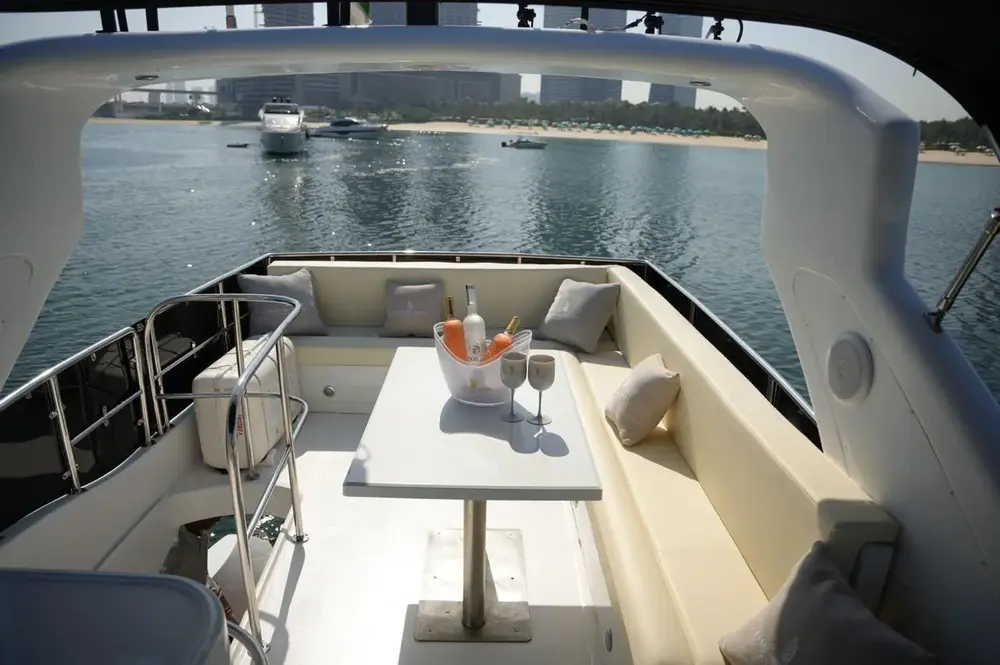 MEJESTY 50FT LUXURY YACHT