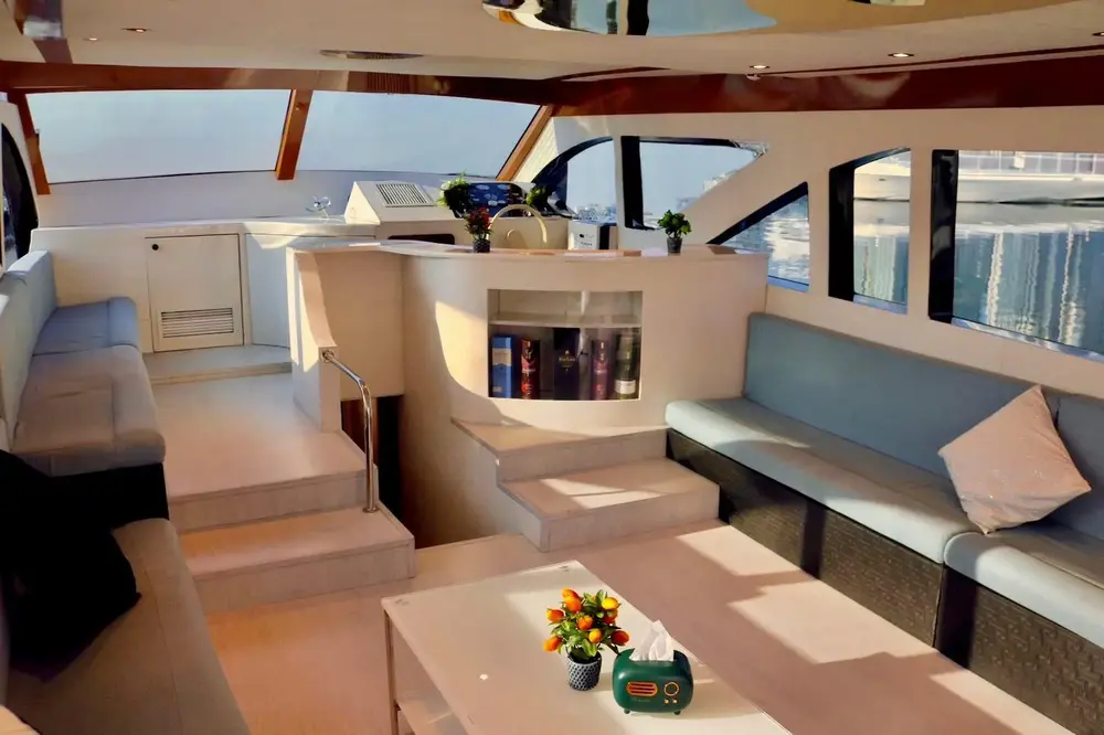 75FT LUXURY YACHT