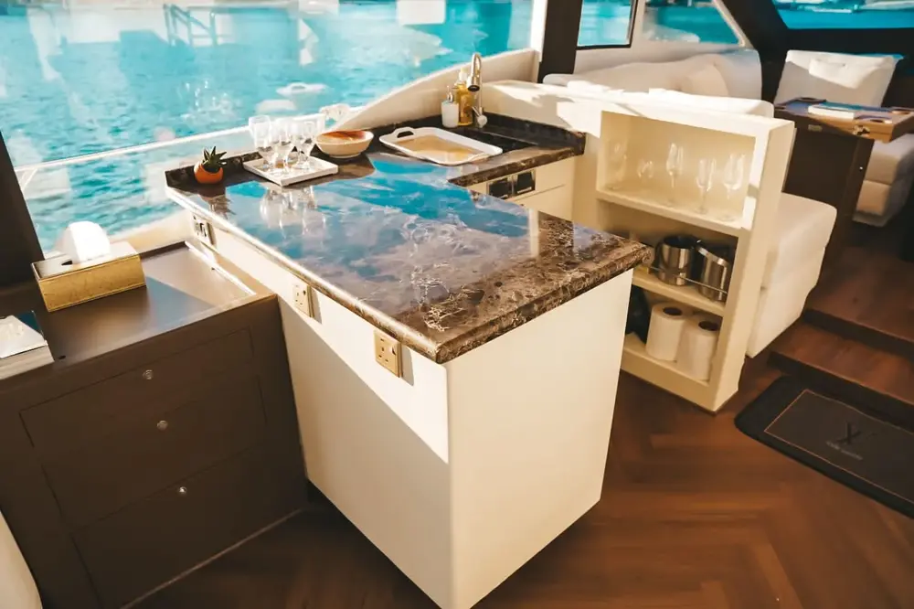 82FT LUXURY PREMIUM YACHT