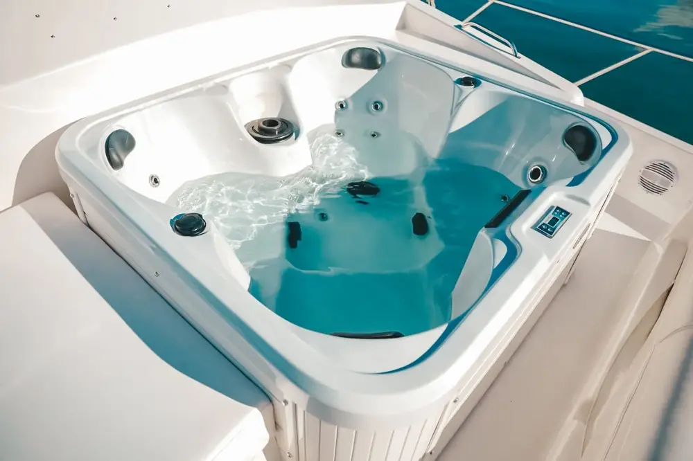 82FT LUXURY PREMIUM YACHT
