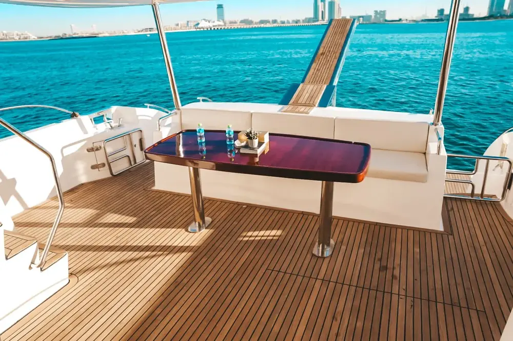 82FT LUXURY PREMIUM YACHT