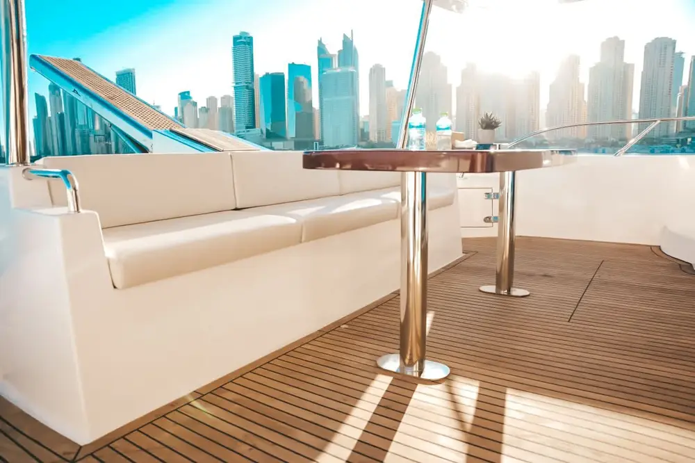 82FT LUXURY PREMIUM YACHT