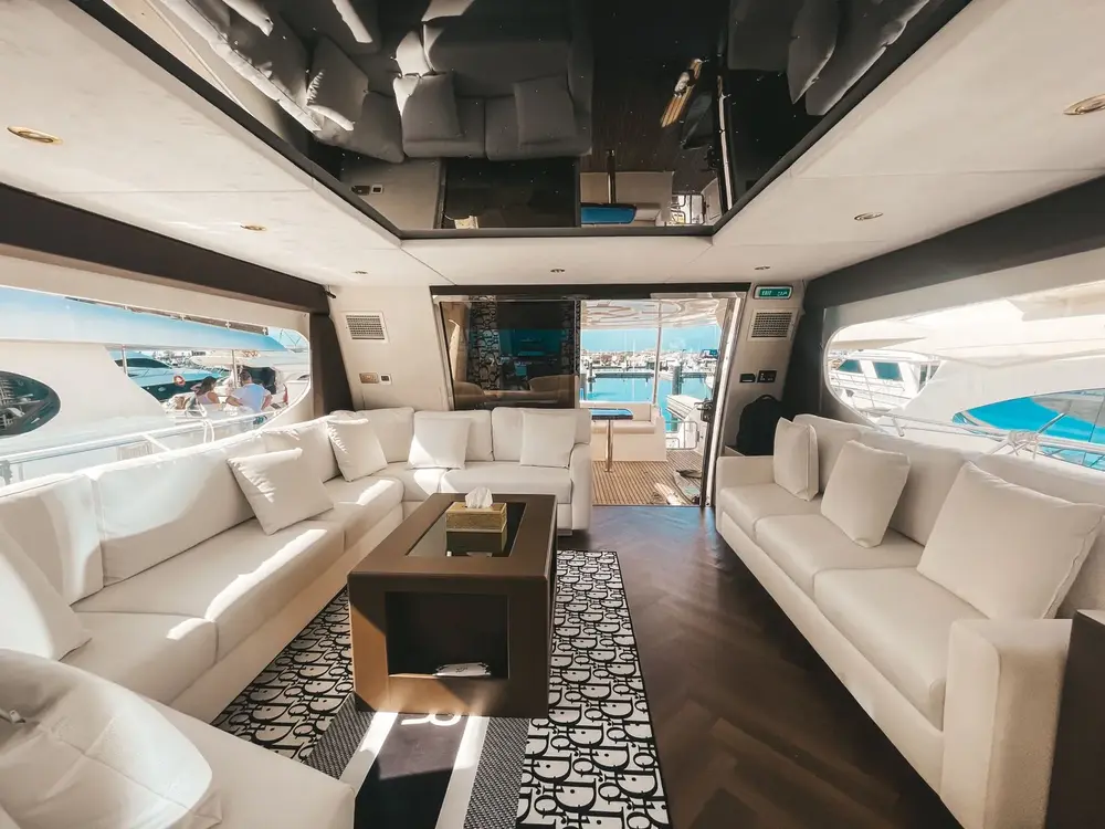 82FT LUXURY PREMIUM YACHT