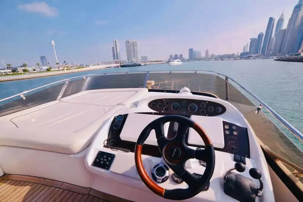 SUNSEEKER 50FT LUXURY YACHT