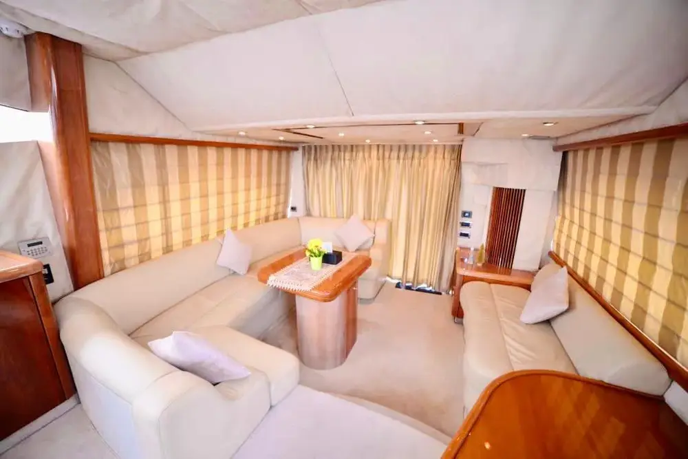 SUNSEEKER 50FT LUXURY YACHT