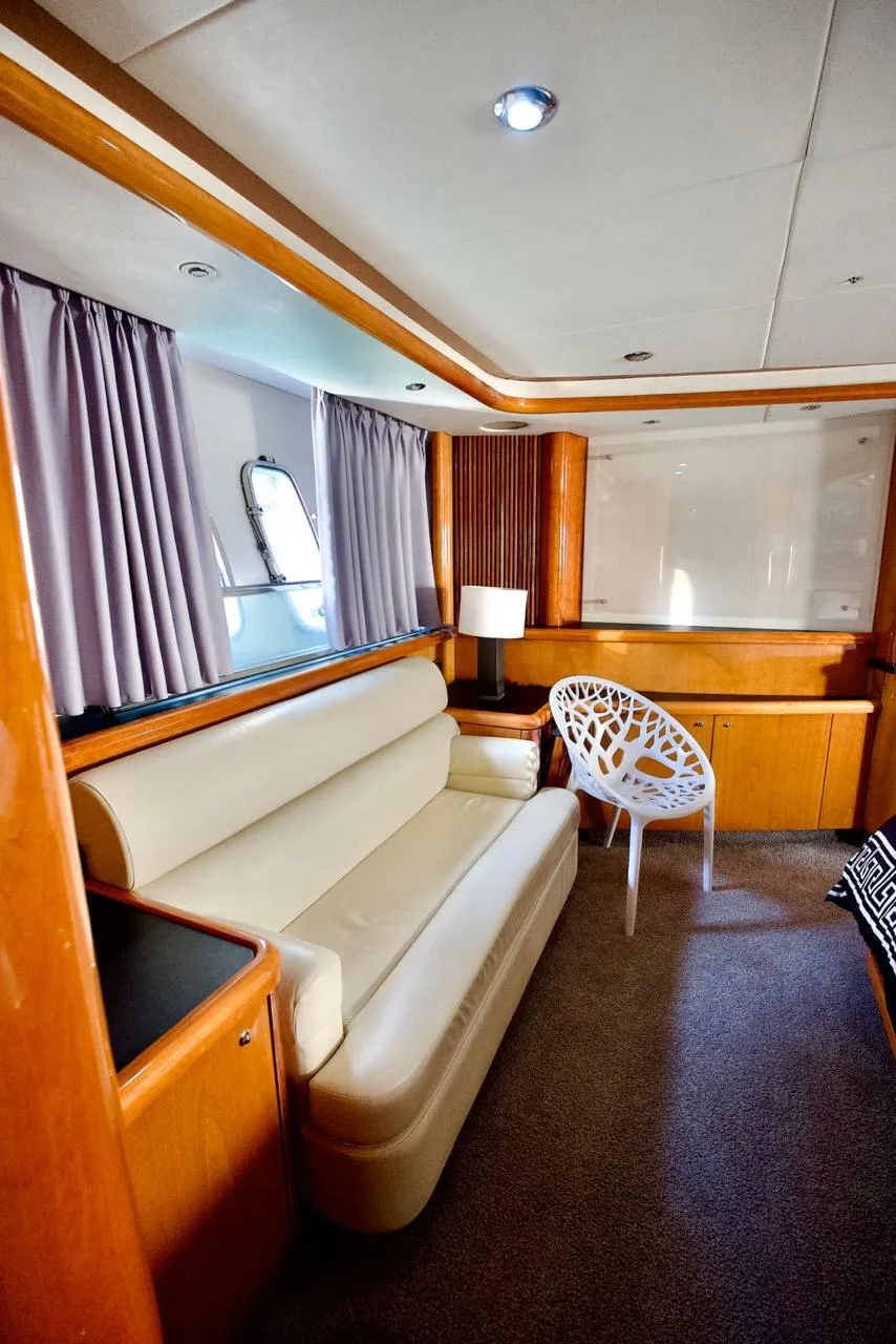 SUNSEEKER 95FT LUXURY YACHT